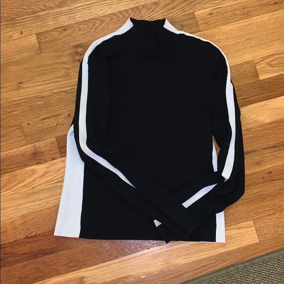 Beautiful color block sweater - Picture 2 of 4